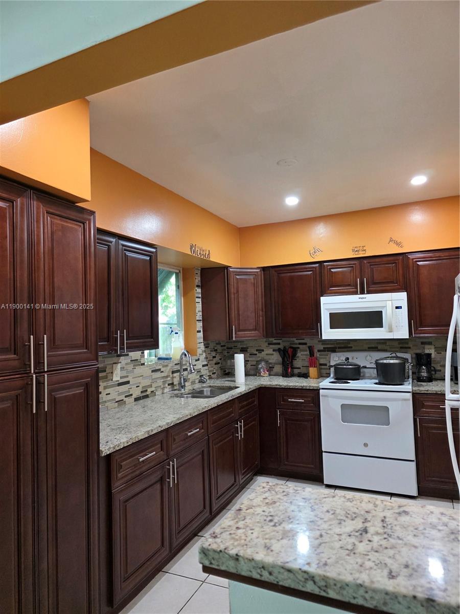 JEB ESTATES - Residential