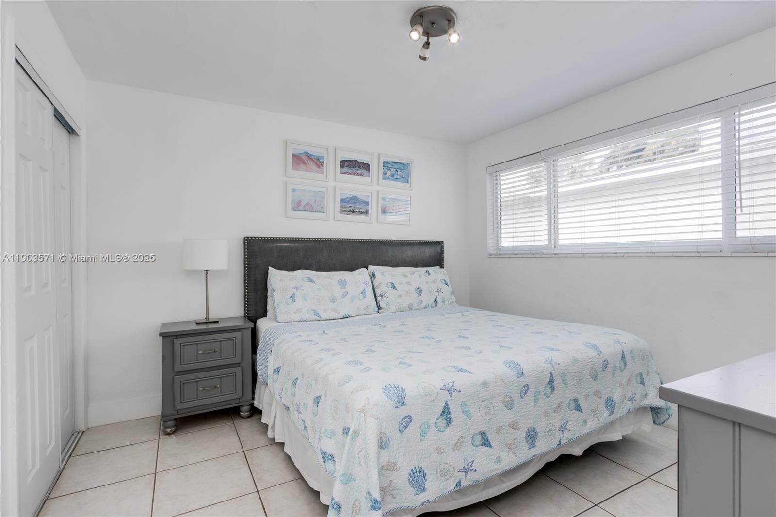 COUNTRY CLUB HOMES - Residential Lease