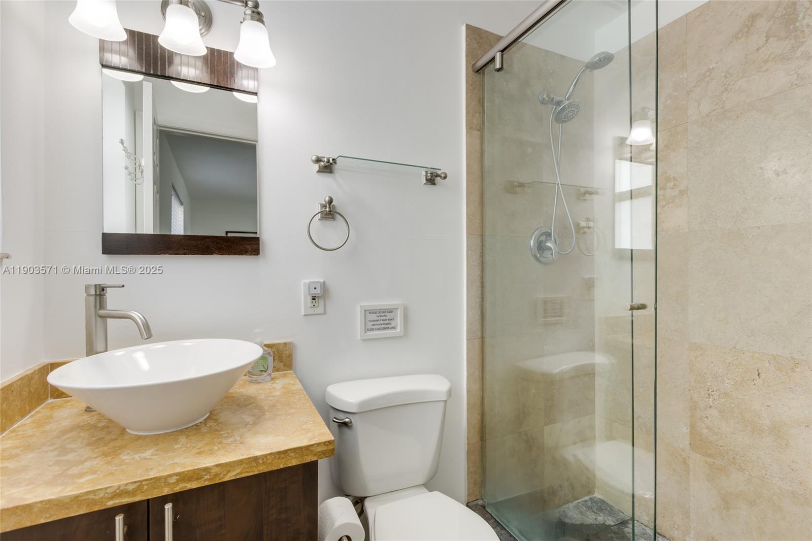 COUNTRY CLUB HOMES - Residential Lease