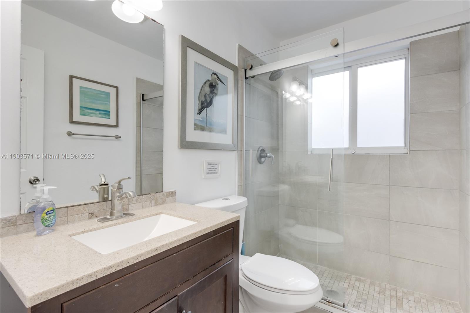 COUNTRY CLUB HOMES - Residential Lease