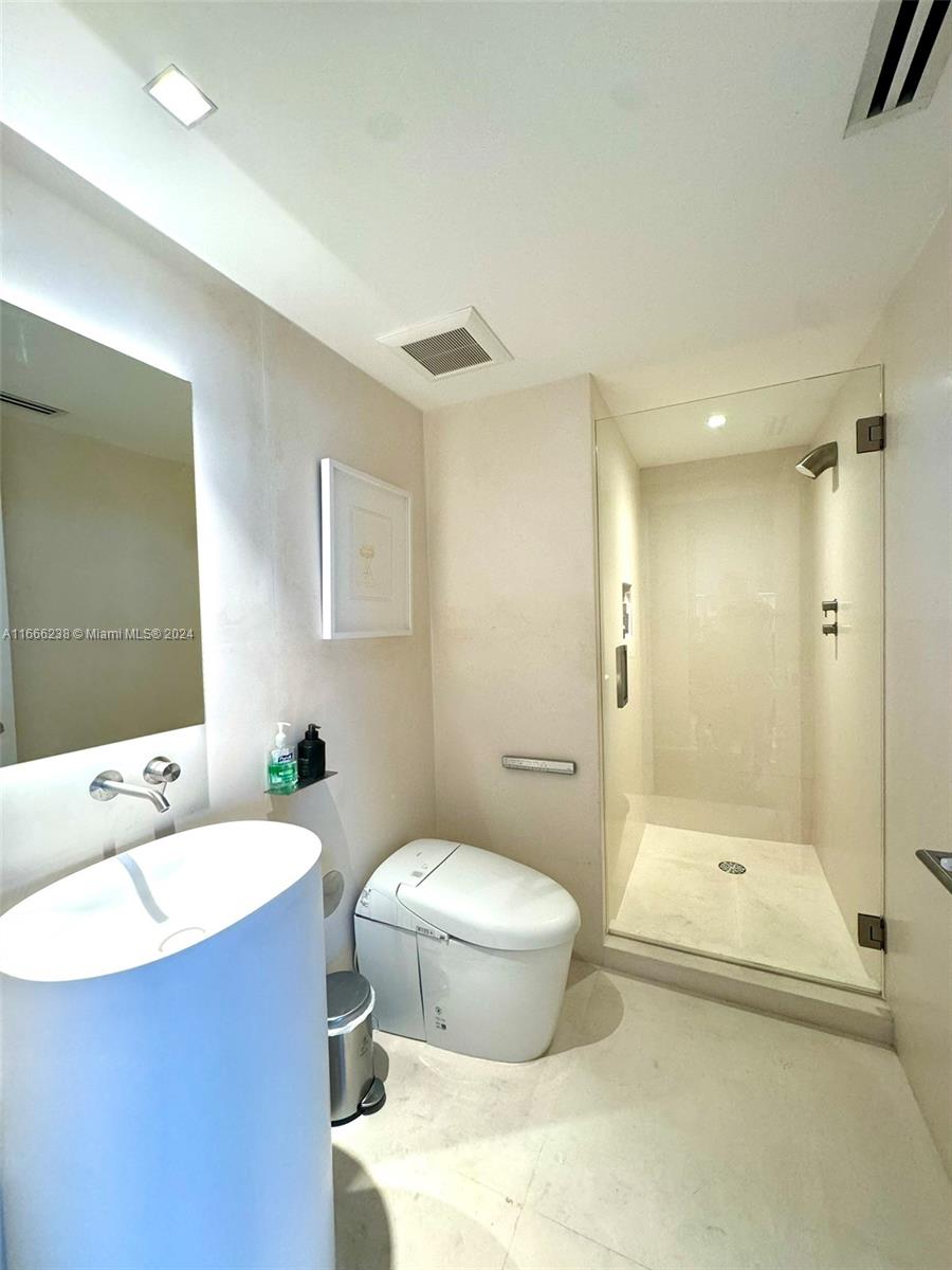 AZURE CONDO - Residential