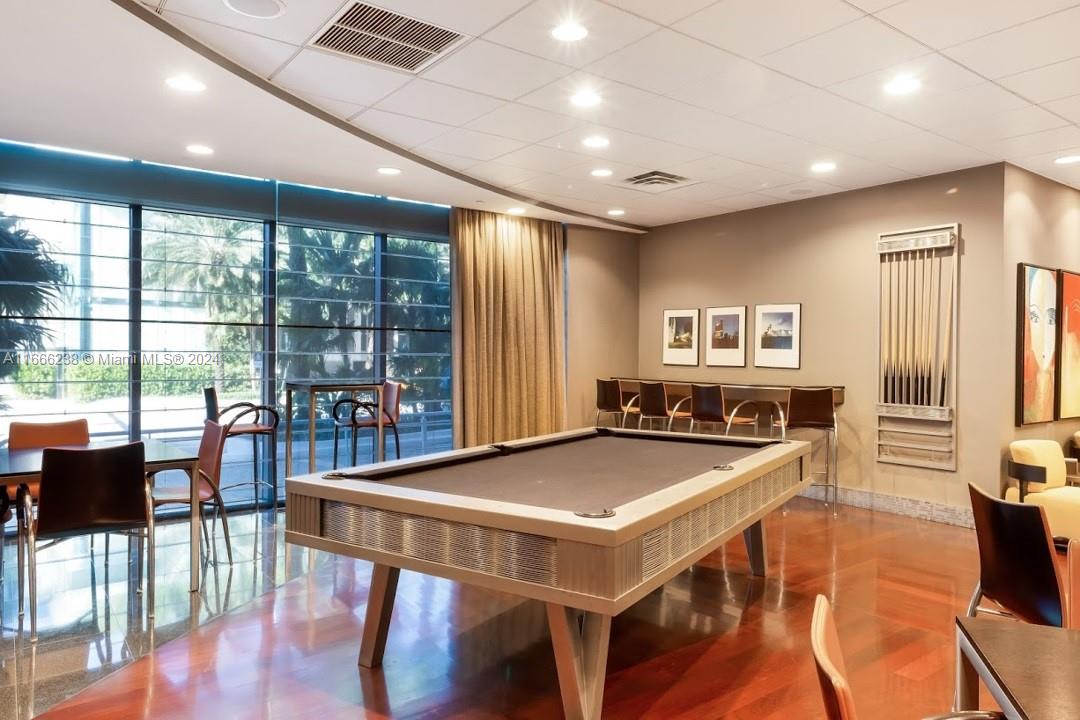 AZURE CONDO - Residential