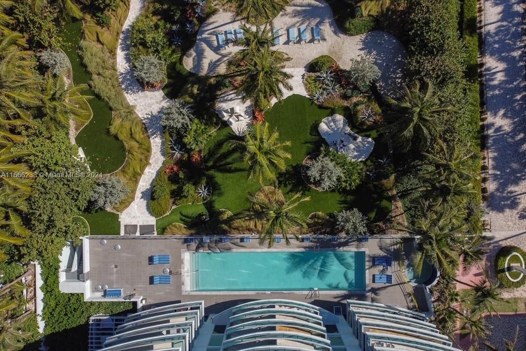 AZURE CONDO - Residential