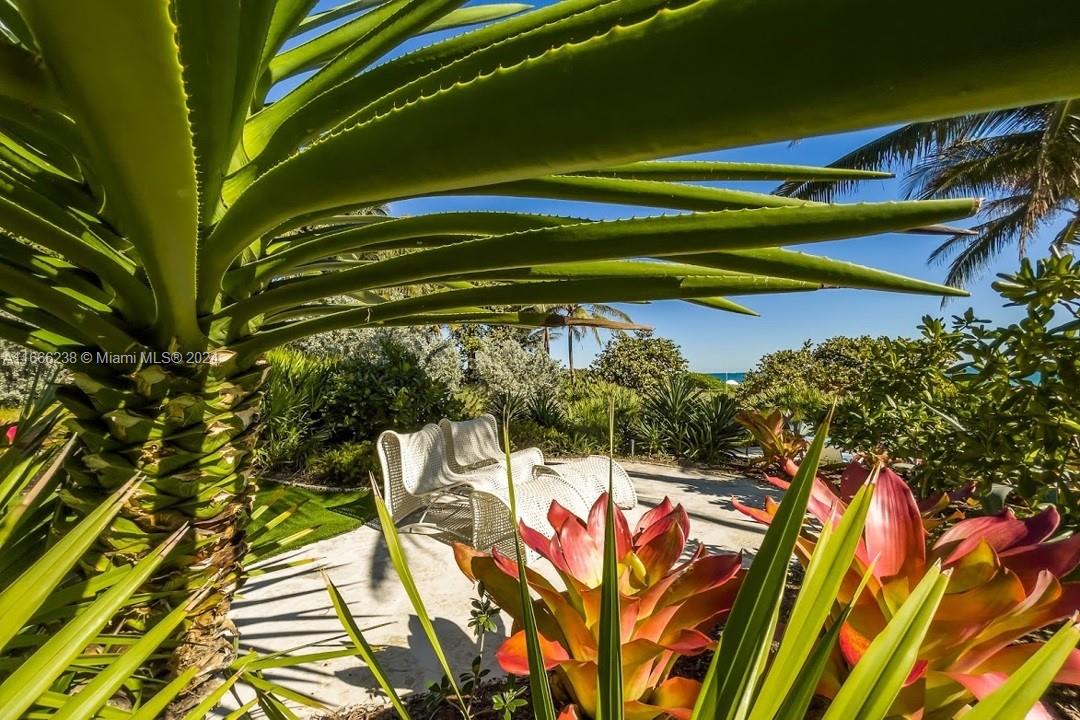 AZURE CONDO - Residential