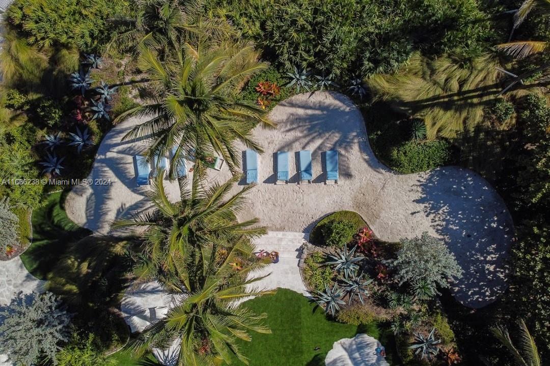 AZURE CONDO - Residential