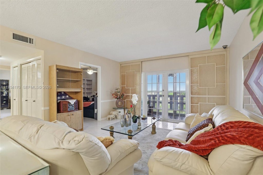 Photo of 4350 Hillcrest Dr #702, Hollywood, FL 33021 (MLS # A11934170)