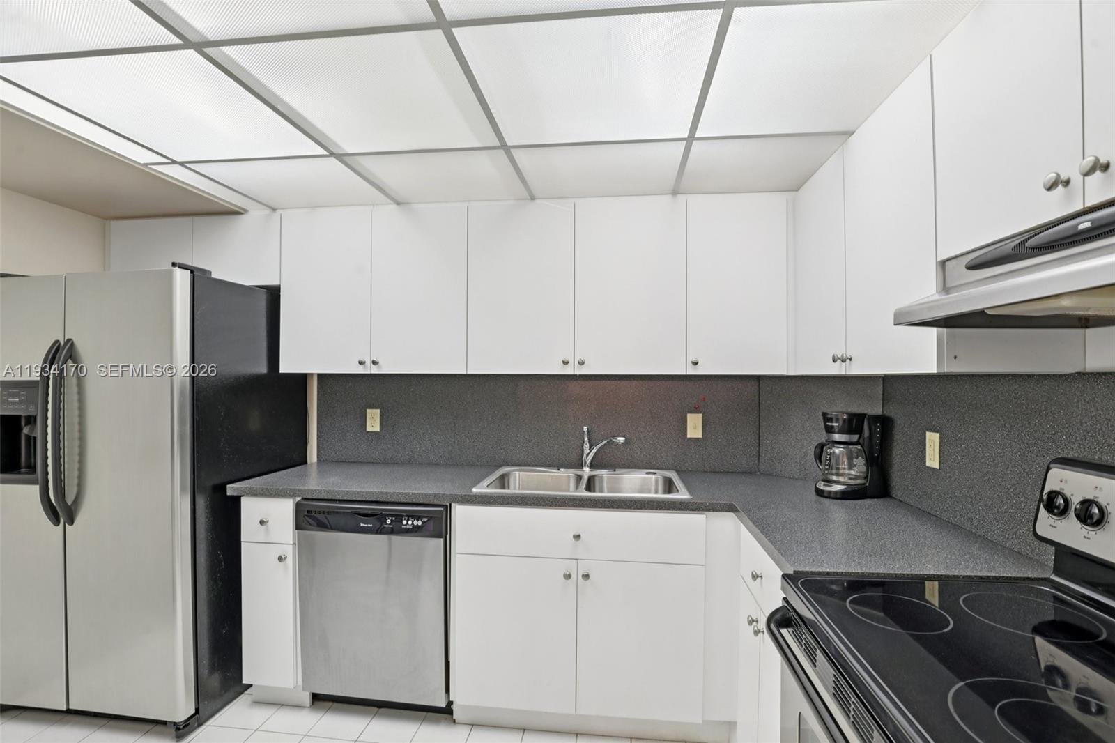 HILLCREST EAST NO 22 COND - Residential