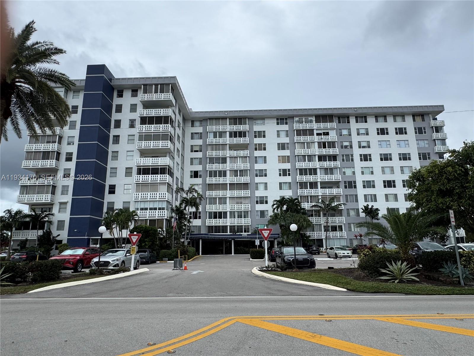 HILLCREST EAST NO 22 COND - Residential