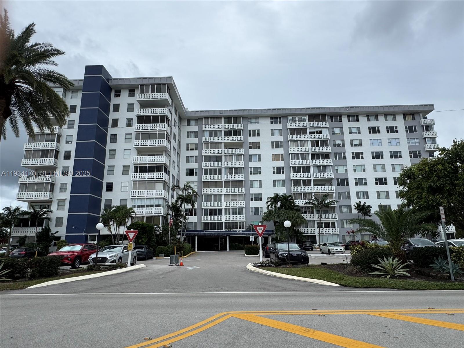 HILLCREST EAST NO 22 COND - Residential