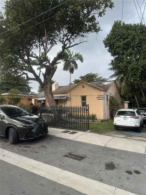 165 NE 70th St Miami FL 33138