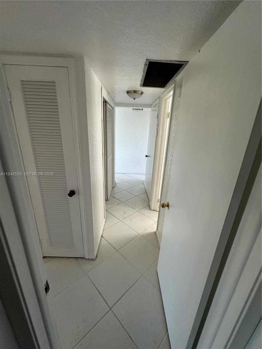 LAKES OF INVERRARY CONDO - Residential Lease