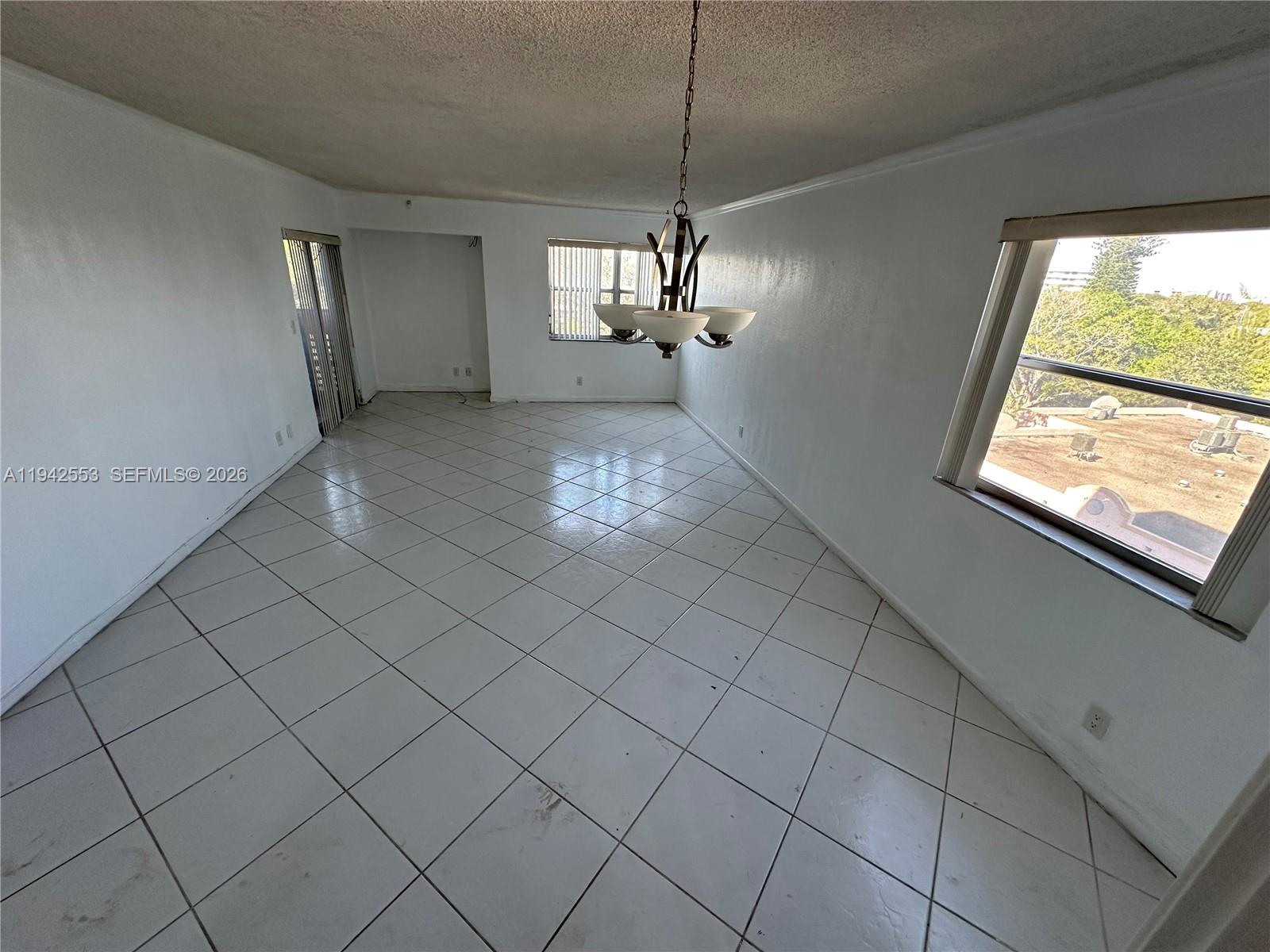 LAKES OF INVERRARY CONDO - Residential Lease