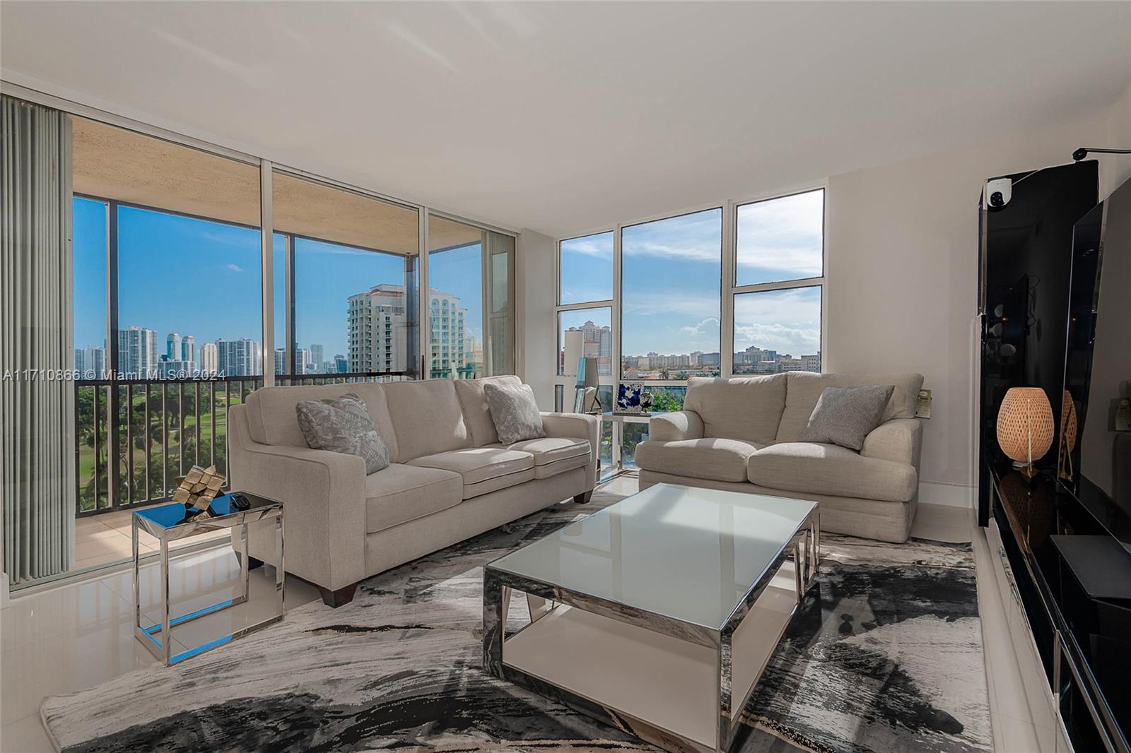 20335 W Country Club Dr 909