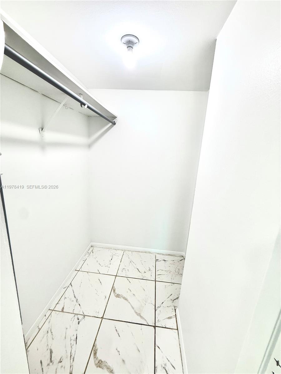 BRAVURA I CONDO - Residential