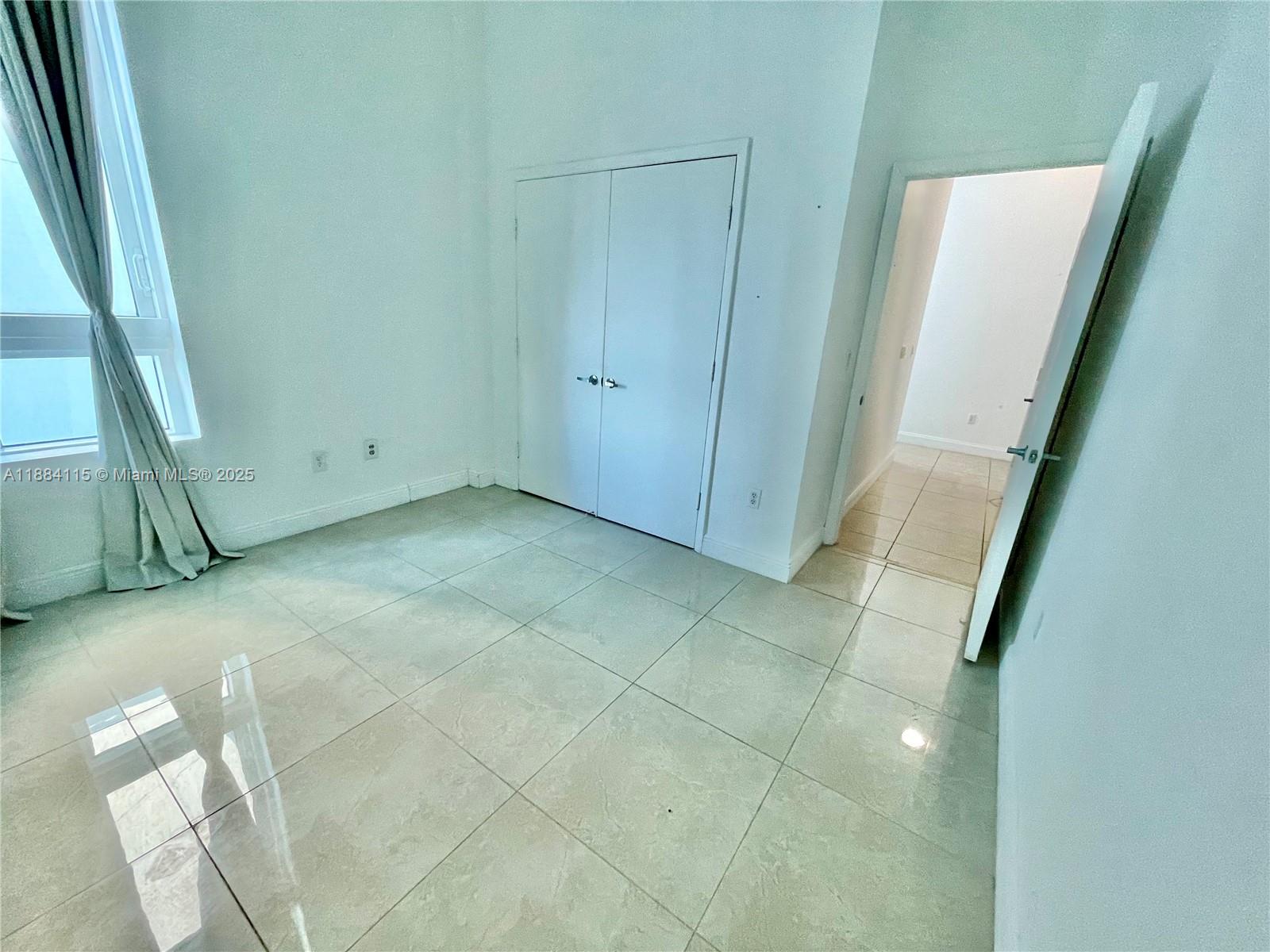 QUANTUM ON THE BAY - Residential Lease