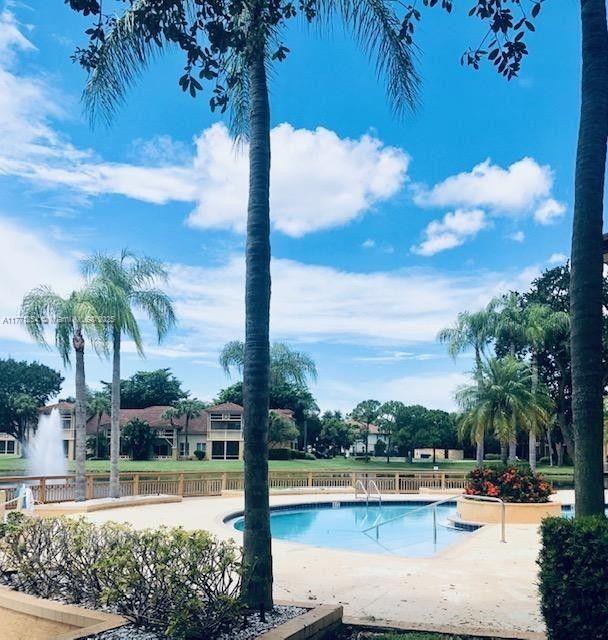 PALM LAKE CONDO - Residential