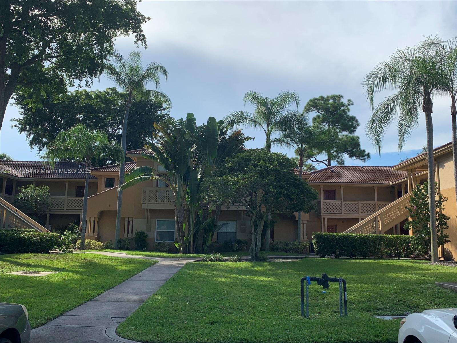 PALM LAKE CONDO - Residential