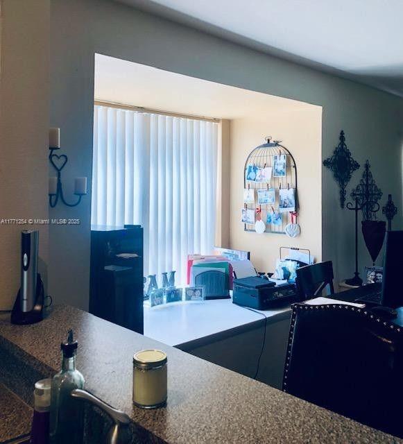 PALM LAKE CONDO - Residential
