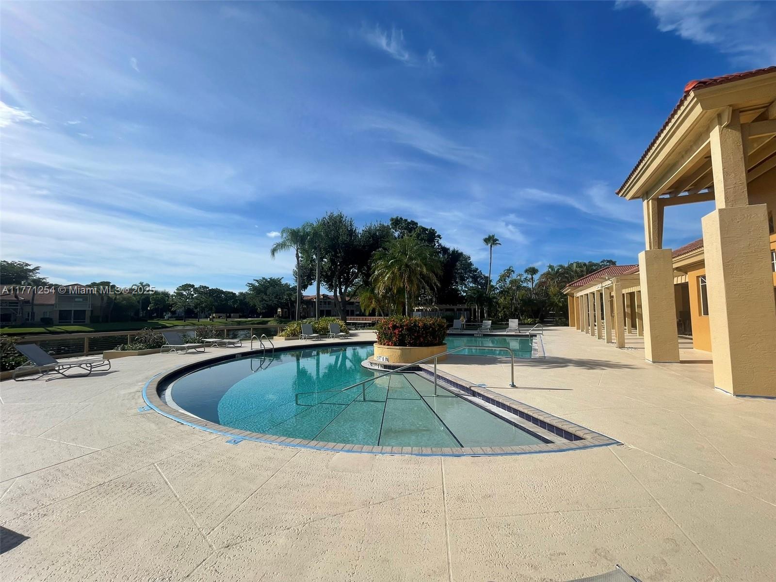 PALM LAKE CONDO - Residential