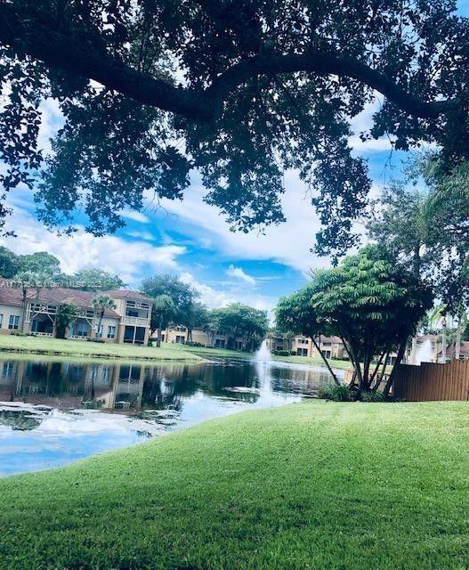 PALM LAKE CONDO - Residential