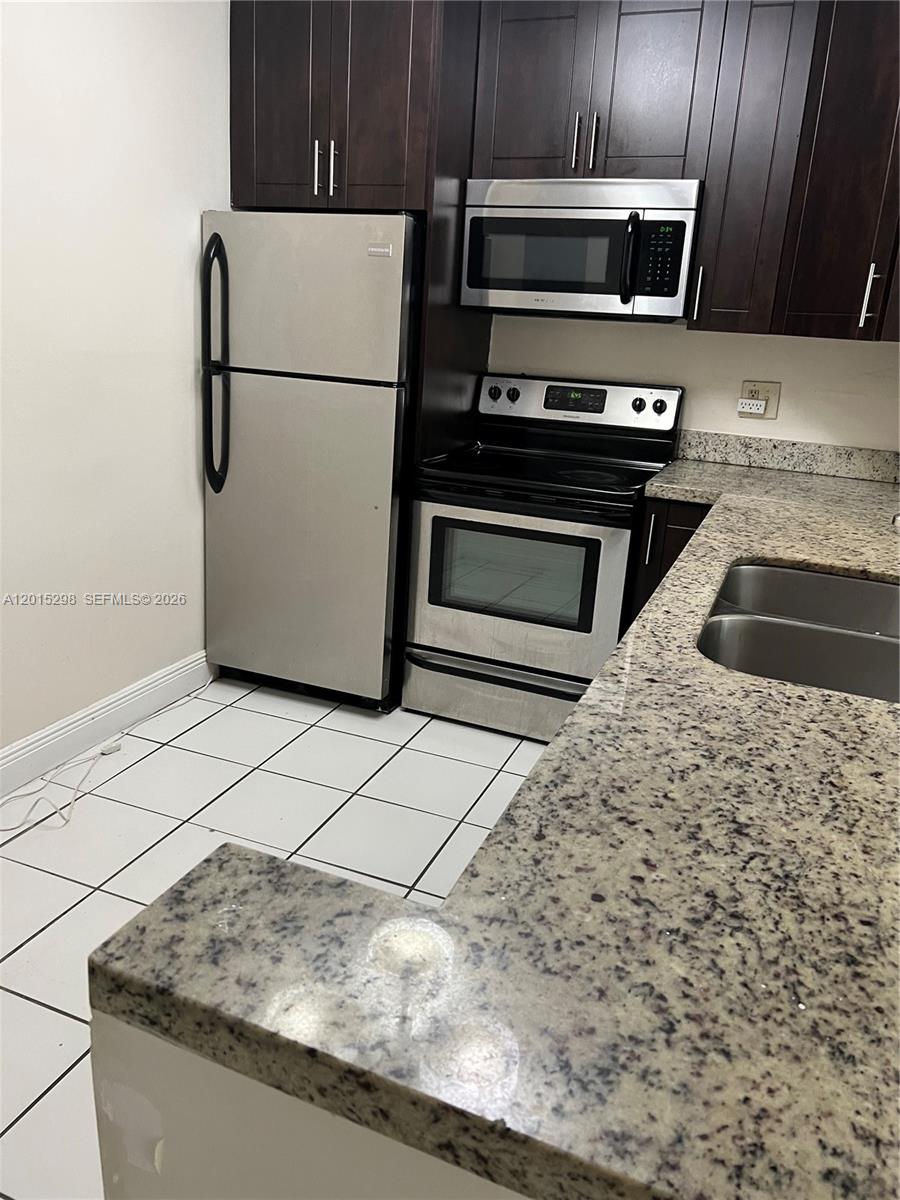 CAPTIVA LAKES VILLAS COND - Residential Lease