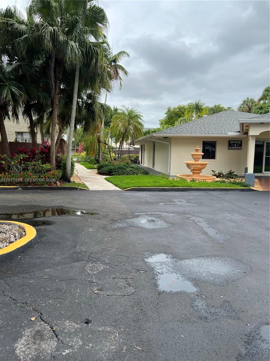 CAPTIVA LAKES VILLAS COND - Residential Lease