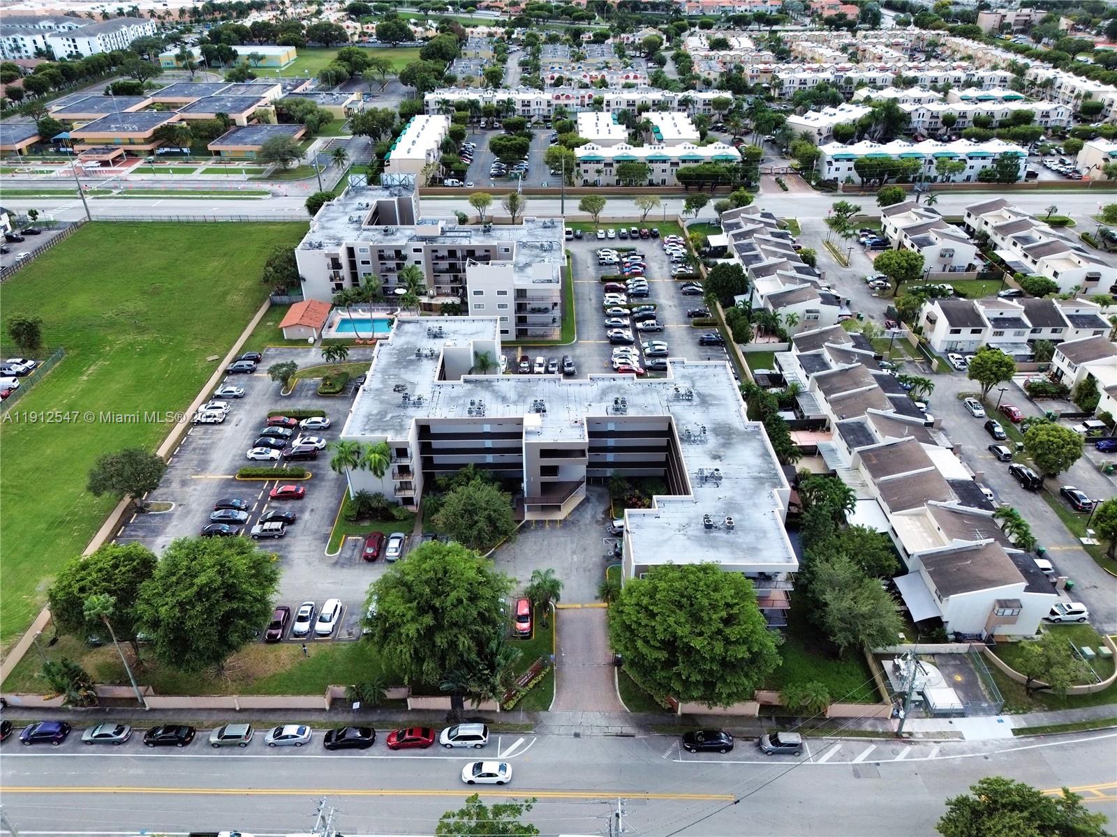 VISIONS AT FOUNTAINBLEAU - Residential Lease