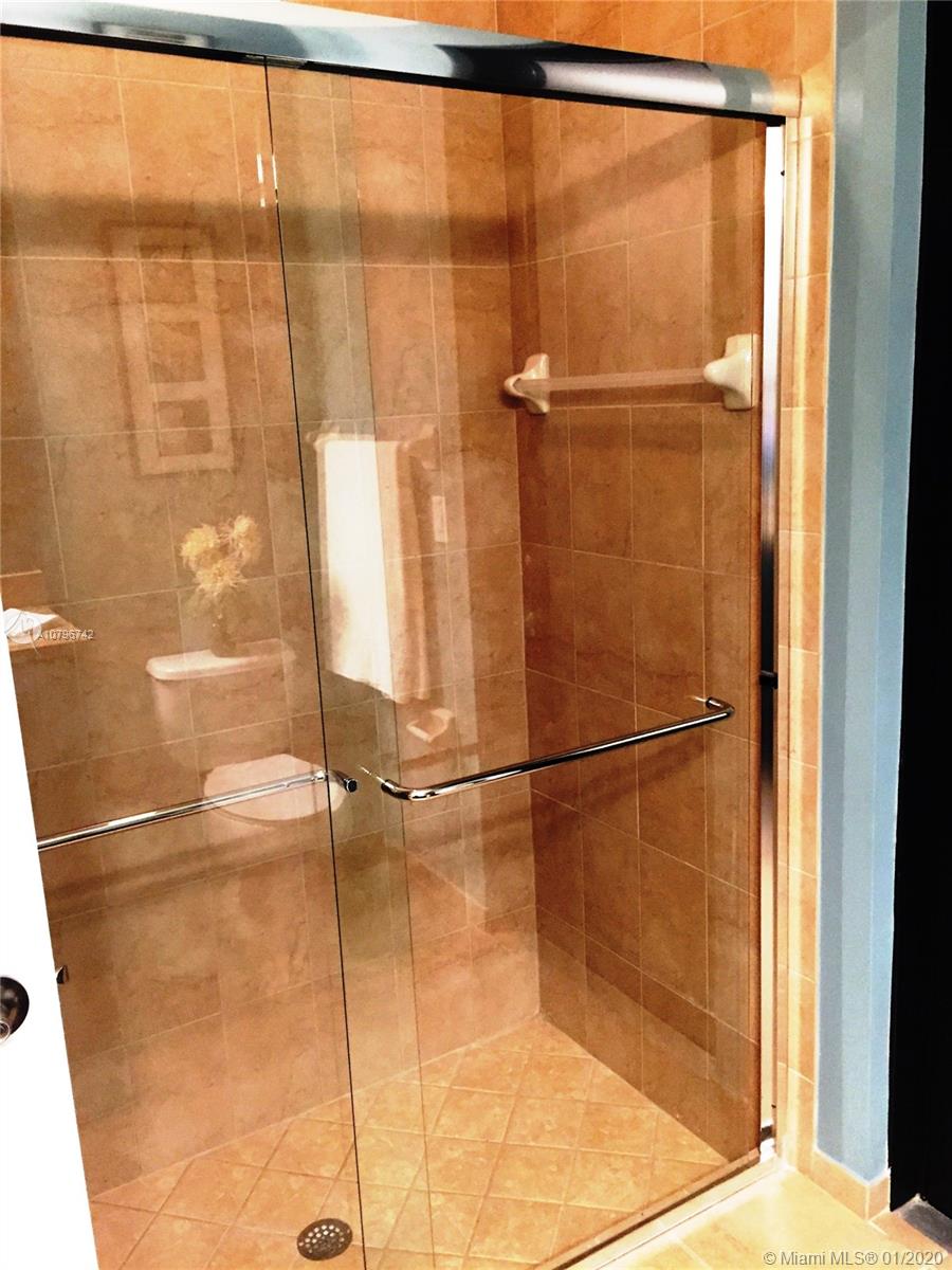 DORAL BREEZE - Residential Lease