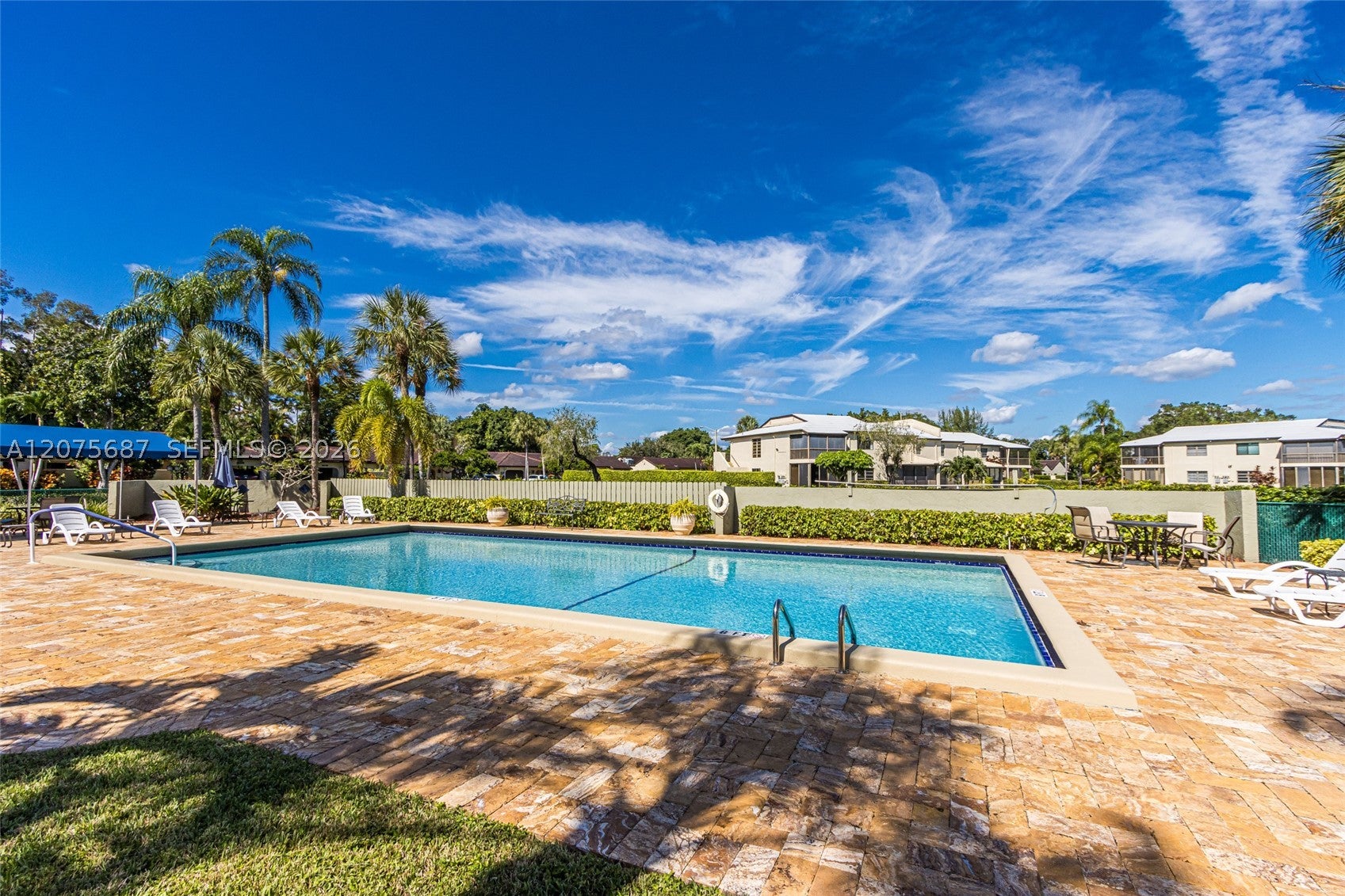 8566 Casa Del Lago