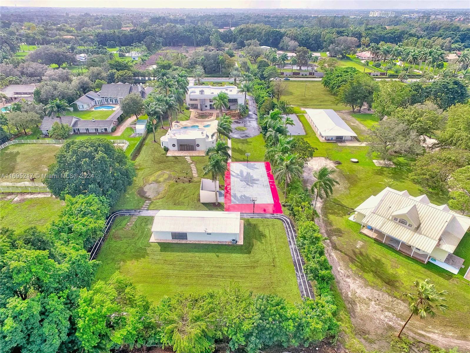 14401 Sunset Ln