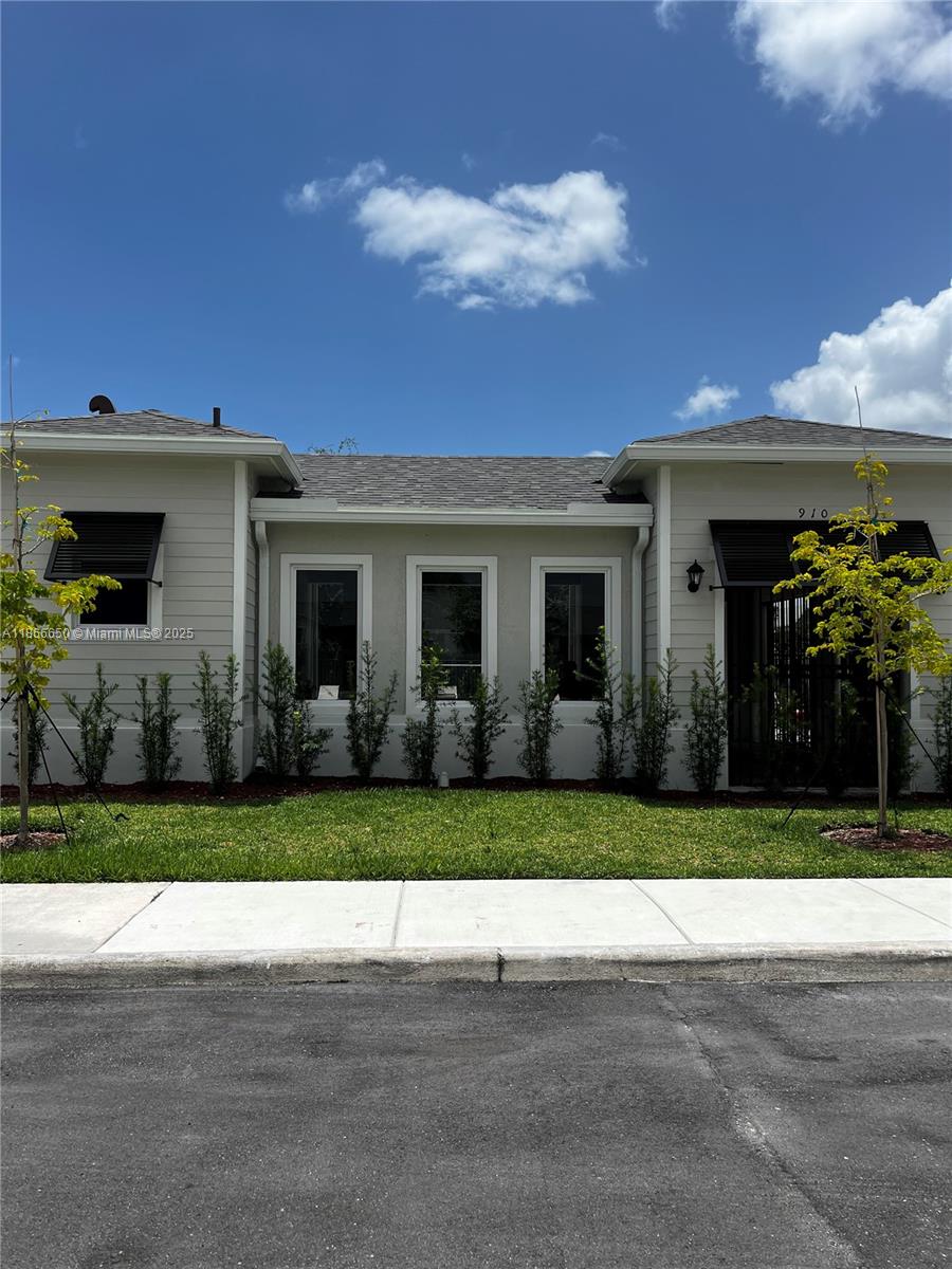 HAMILTON PLACE - Residential