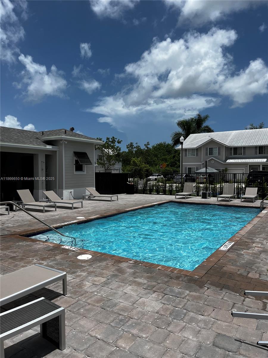 HAMILTON PLACE - Residential