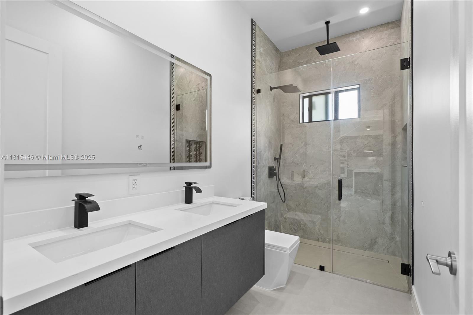 GIFFEN MANORS - Residential