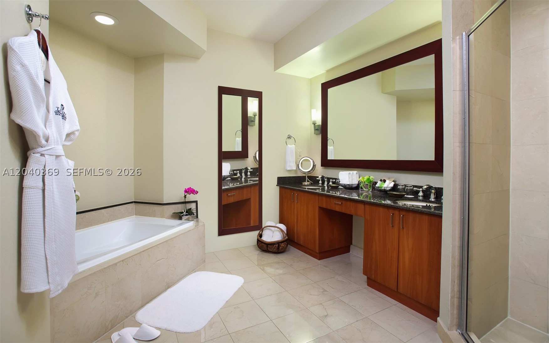 18001 Collins Ave 1008