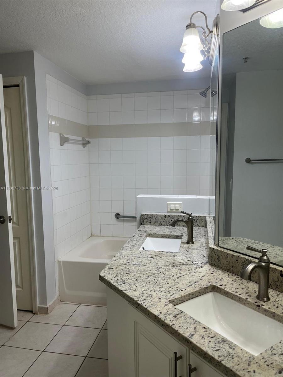 RESIDENCES AT LEGACY PLAC - Residential Lease