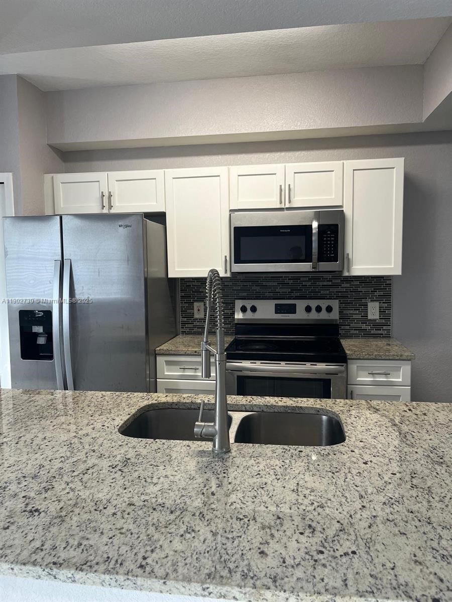 RESIDENCES AT LEGACY PLAC - Residential Lease