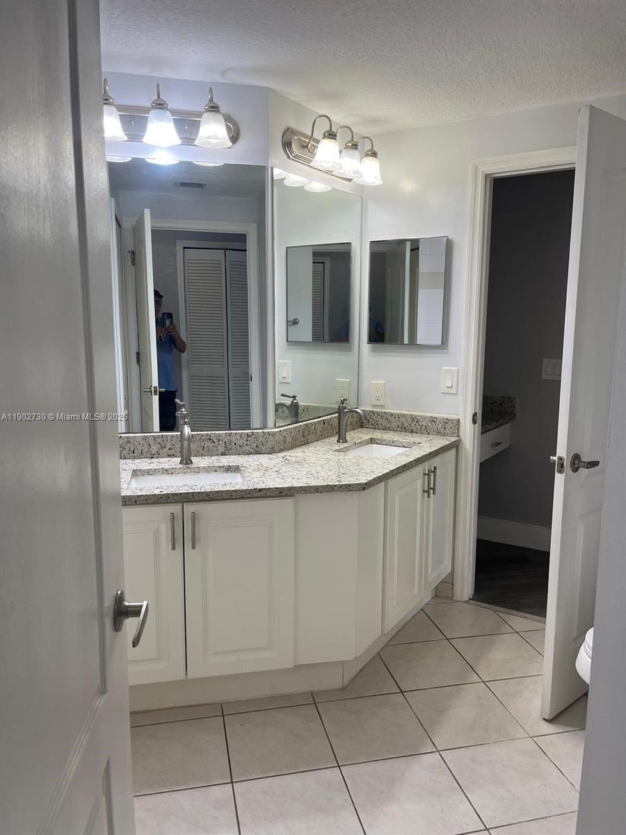 RESIDENCES AT LEGACY PLAC - Residential Lease