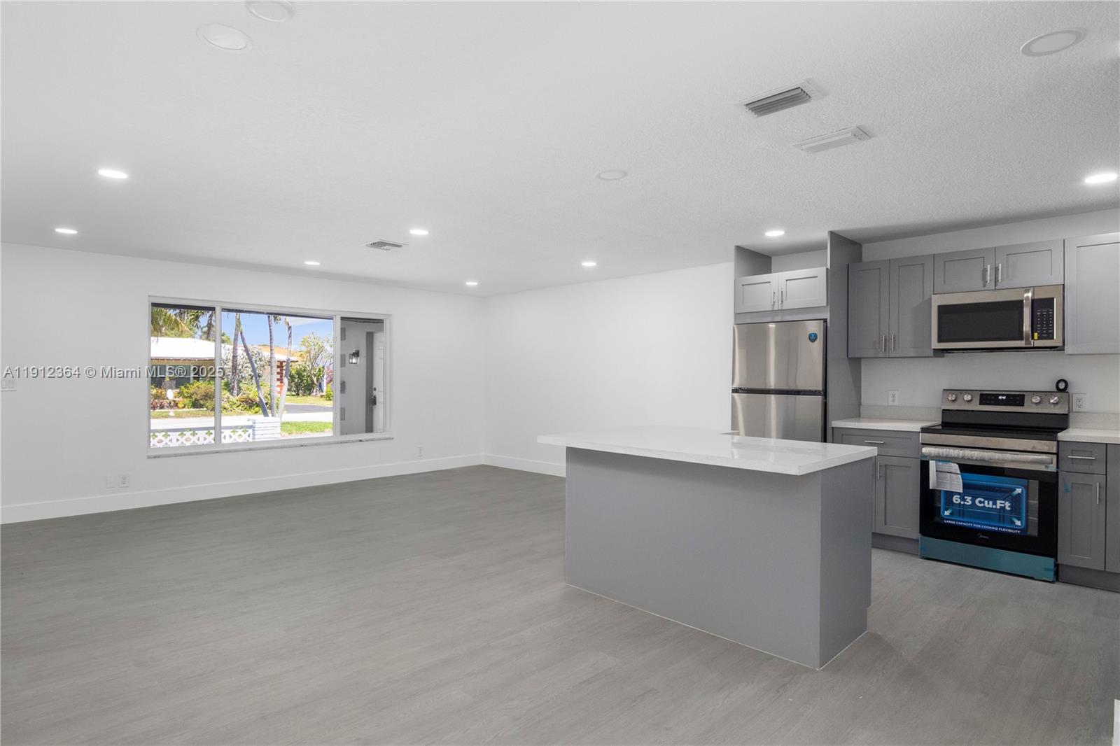 CORAL RIDGE ISLES - Residential Income