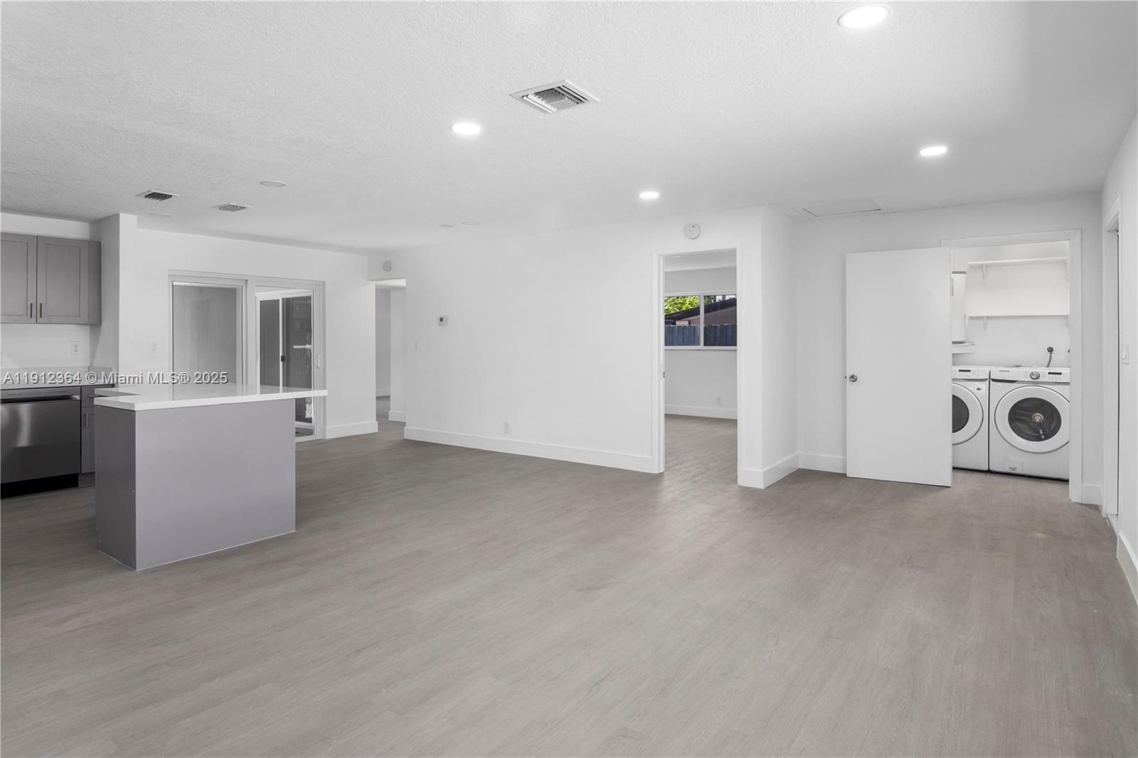 CORAL RIDGE ISLES - Residential Income