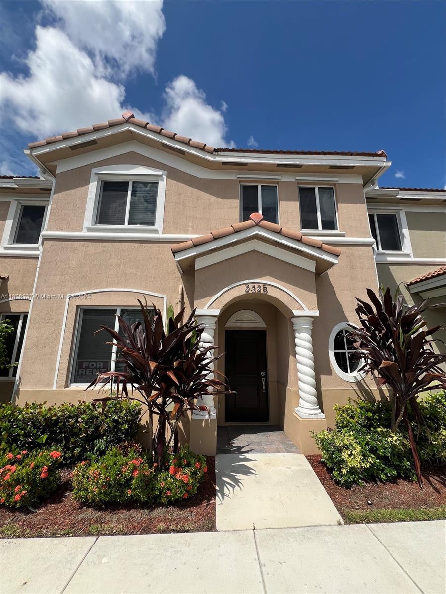 2325 Se 10th St, Homestead, Miami-Dade County, Florida - 4 Bedrooms  
3 Bathrooms - 