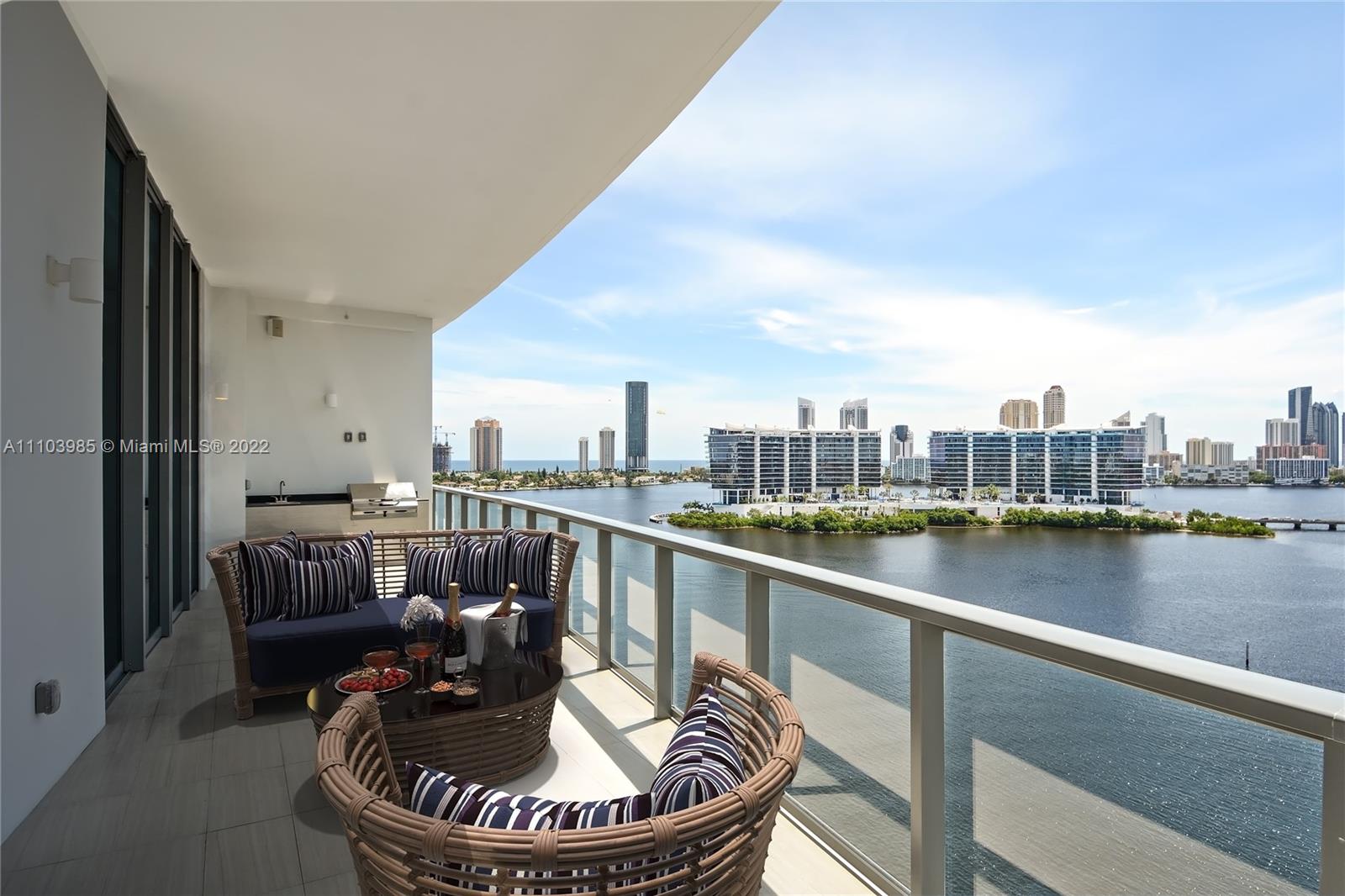 ECHO AVENTURA - Residential