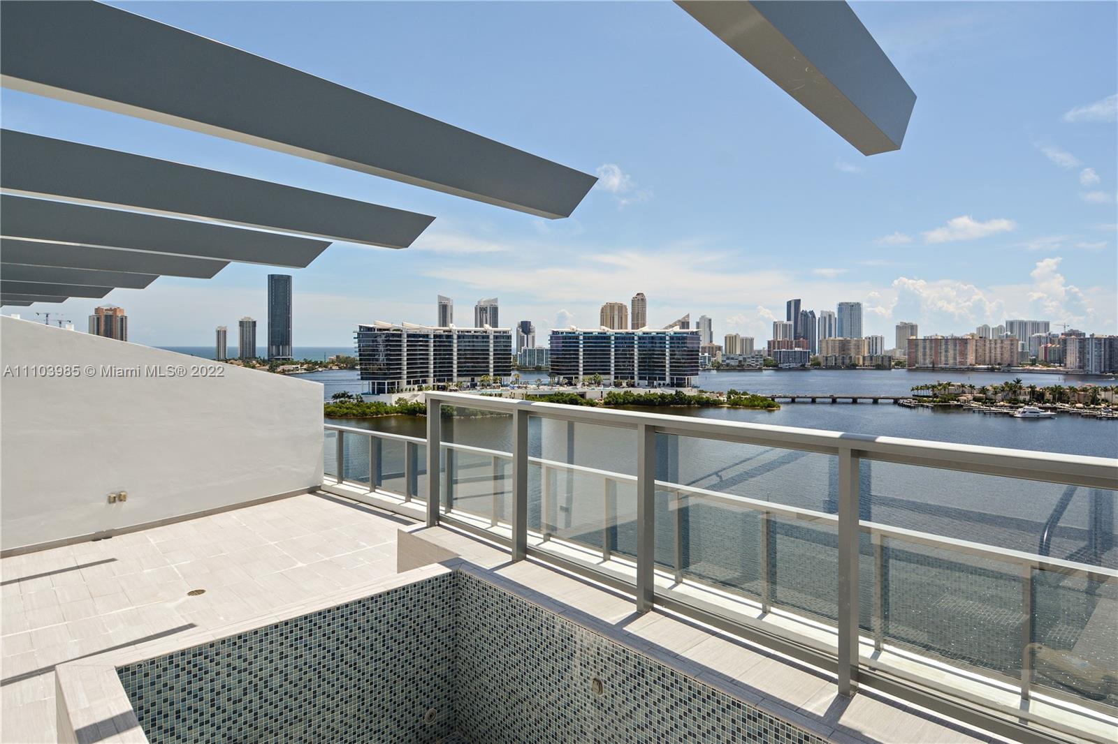 ECHO AVENTURA - Residential