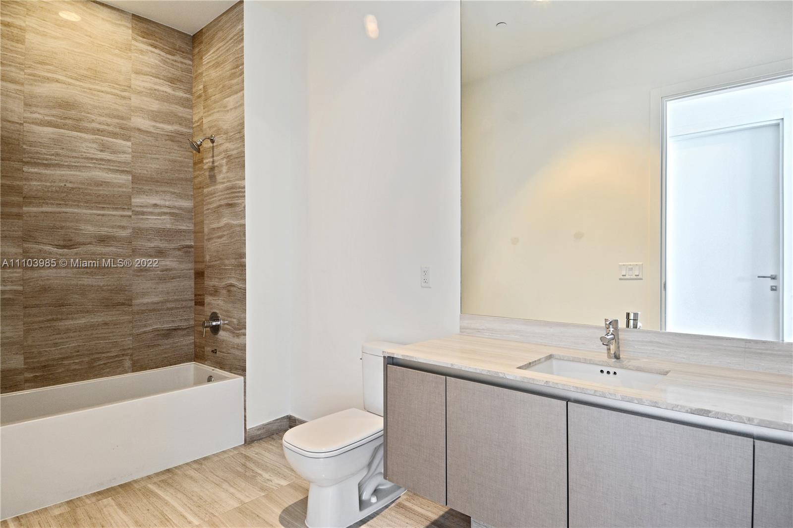ECHO AVENTURA - Residential
