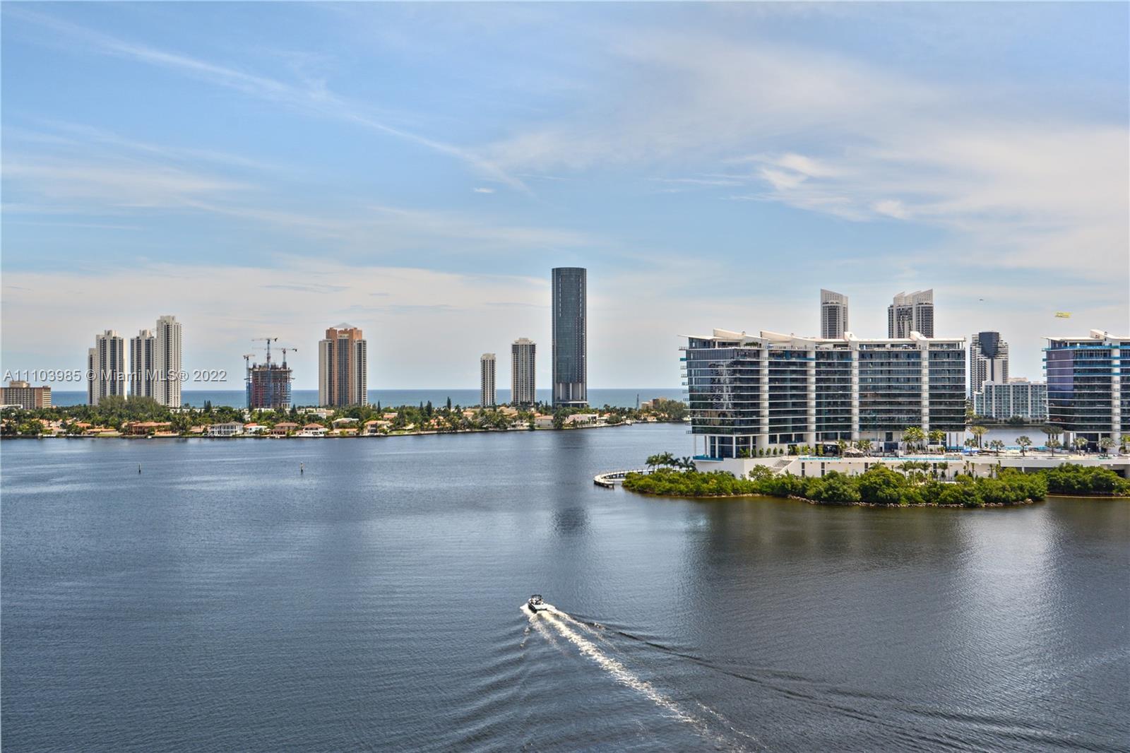 ECHO AVENTURA - Residential