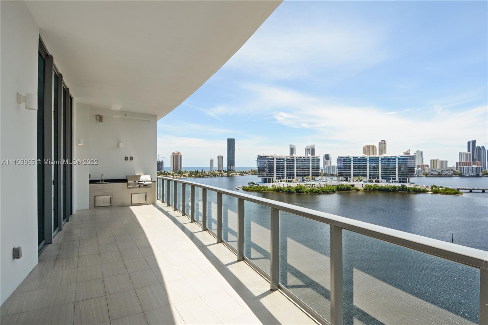 ECHO AVENTURA - Residential