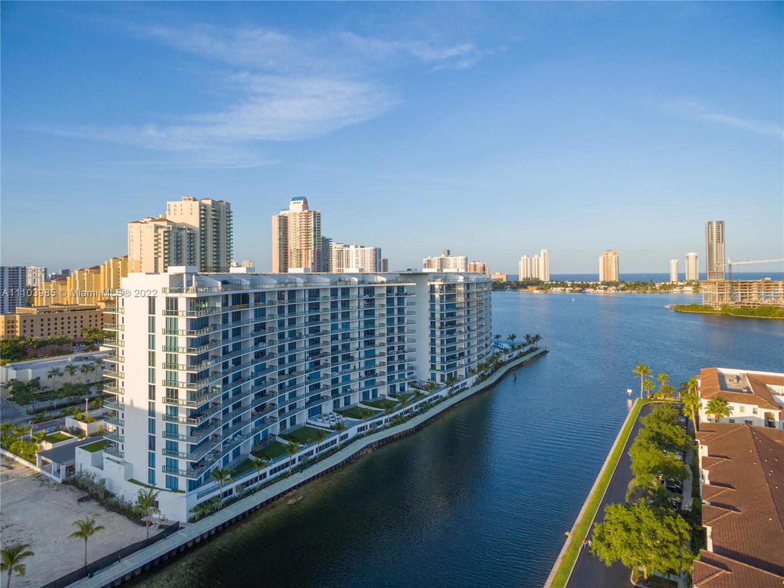 ECHO AVENTURA - Residential