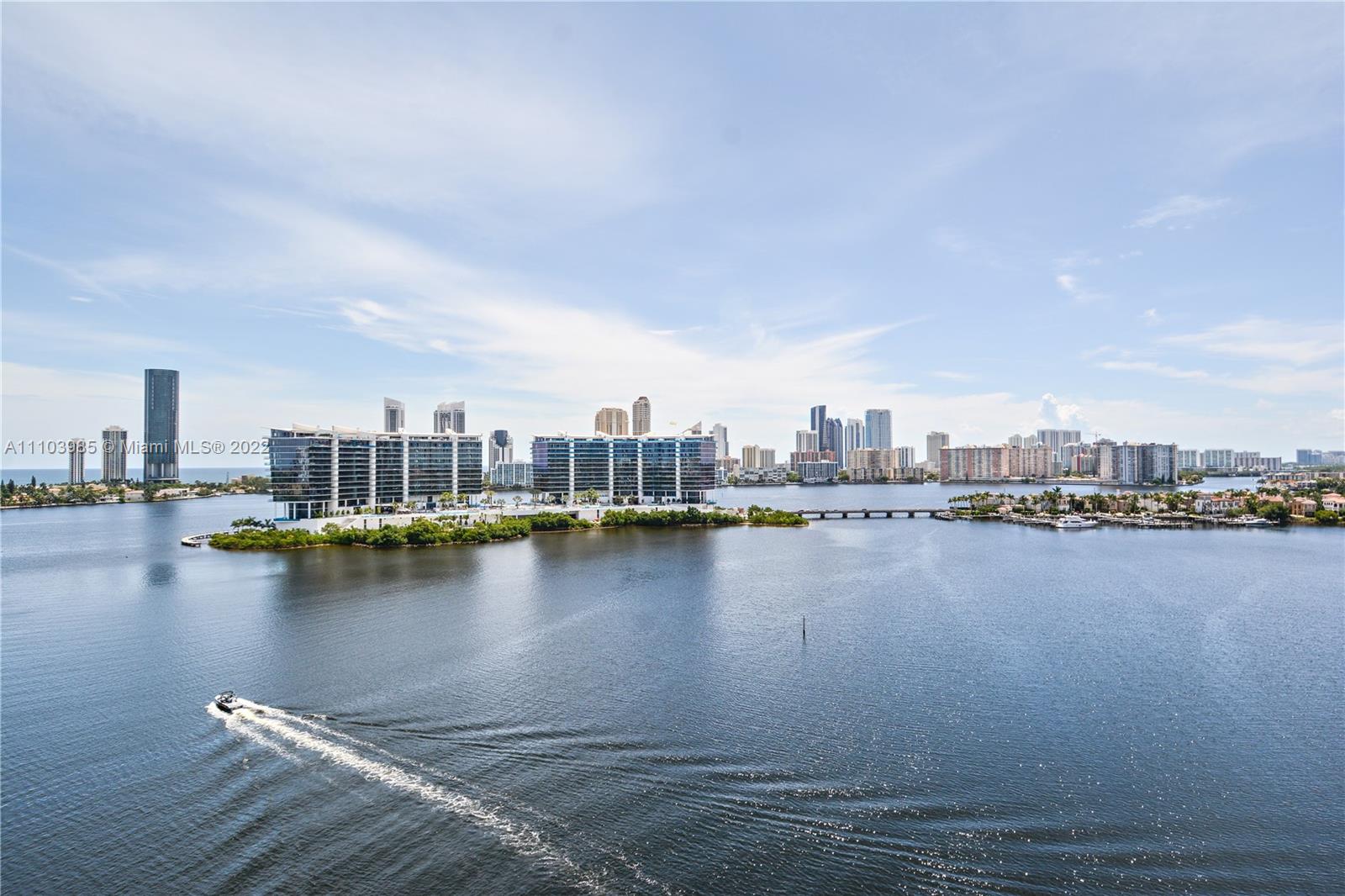ECHO AVENTURA - Residential