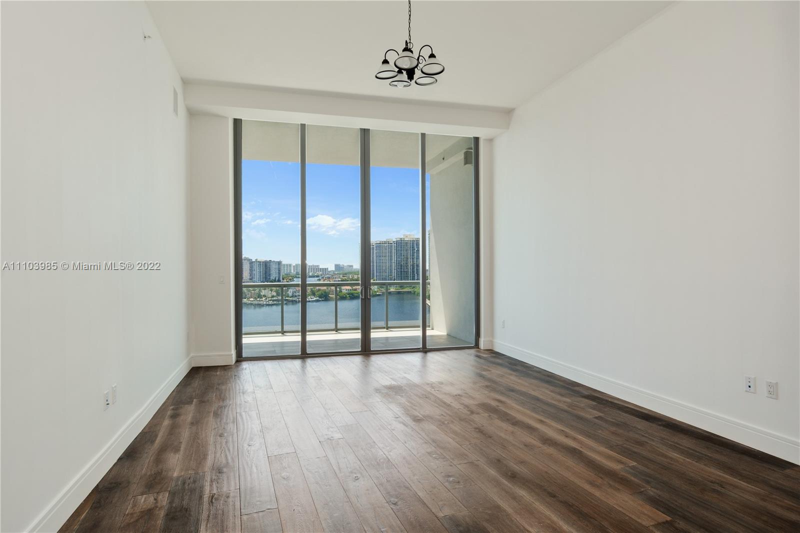 ECHO AVENTURA - Residential