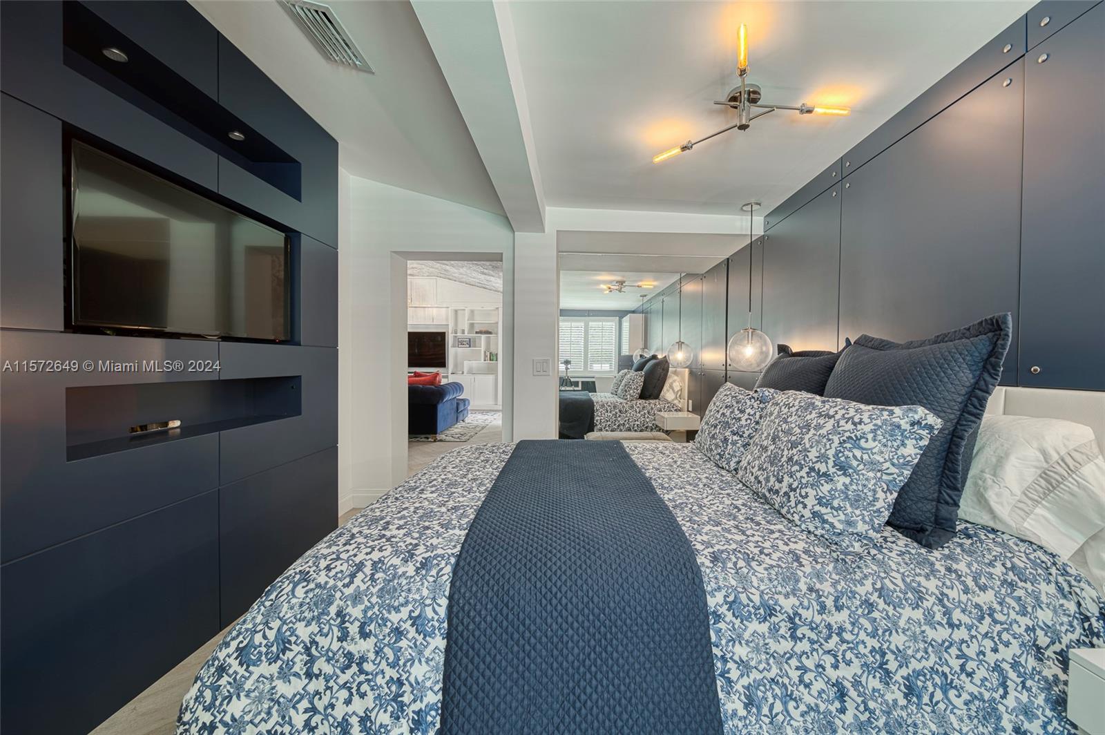 FLAMINGO TERRACE EXTENSIO - Residential