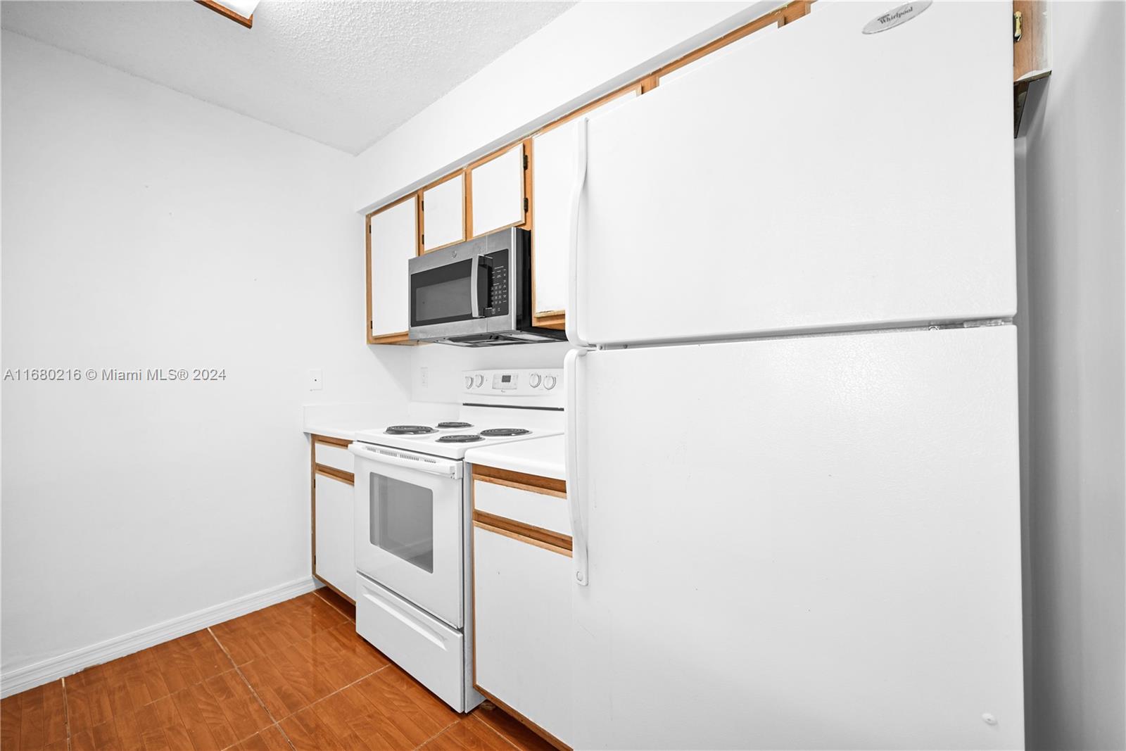 LAKEVIEW CLUB CONDO - Residential